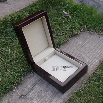 鏡面鋼烤珠寶盒.png 鏡面鋼烤珠寶盒.png