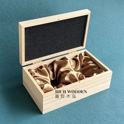 W0123-wooden box_1_.jpg W0123-wooden box_1_.jpg